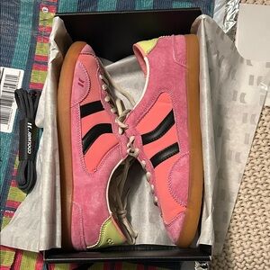 Coolway Pink and Black Kizuna Sneakers